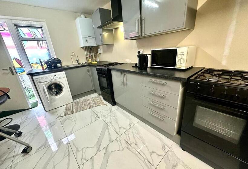 펜션 Bishops House R1