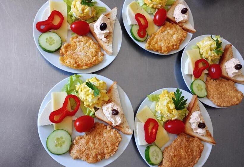 بنسيون Casa Bradul Voronet