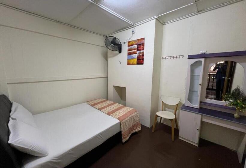 بنسيون De Cameron Guest House