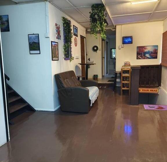 بنسيون De Cameron Guest House