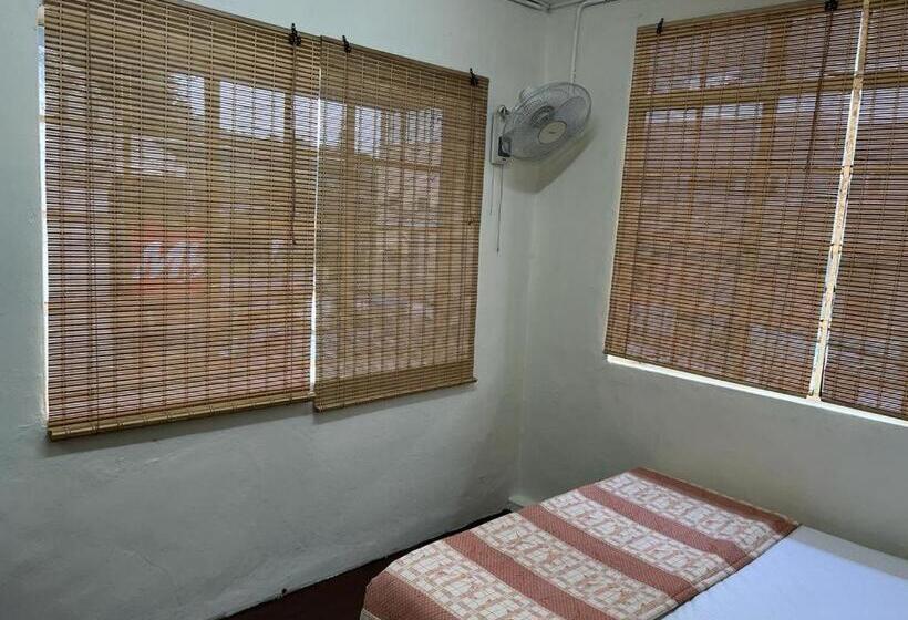 بنسيون De Cameron Guest House