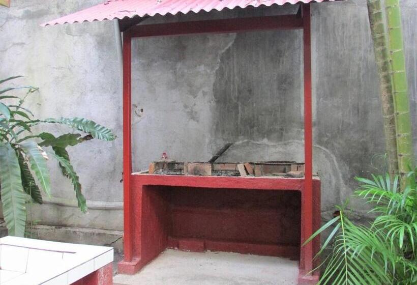 پانسیون Felipa Beach Residence   Ilang Ilang