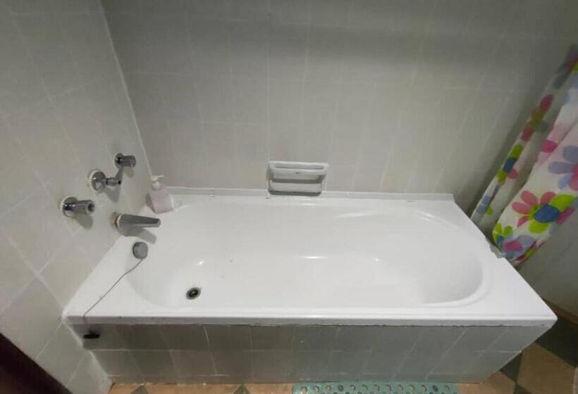 פנסיון Seaview Deluxe@rainbow Paradise Tg Bungah 4 6pax