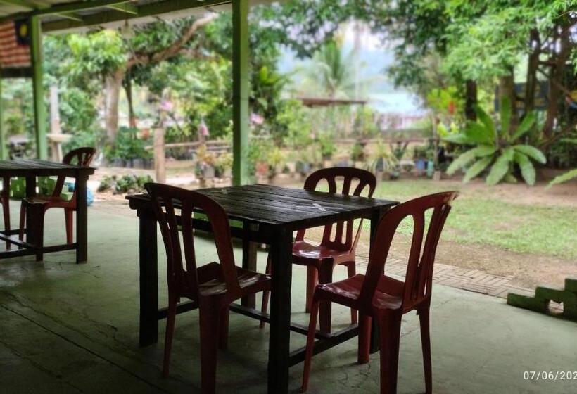 פנסיון Tahan Guest House