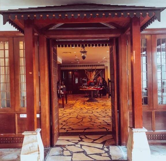 منتجع The Lagoon Water Chalet