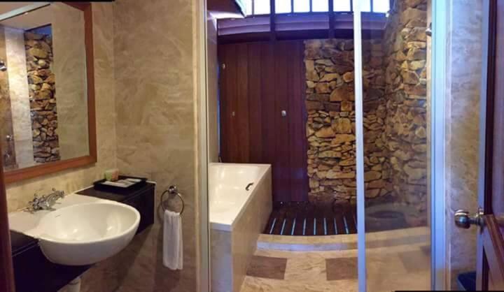 منتجع The Lagoon Water Chalet