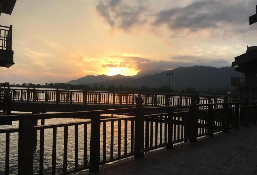 渡假胜地  The Lagoon Water Chalet