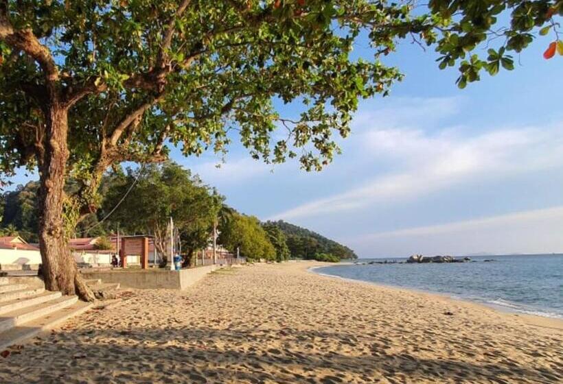 Shoplot Hostel Pangkor