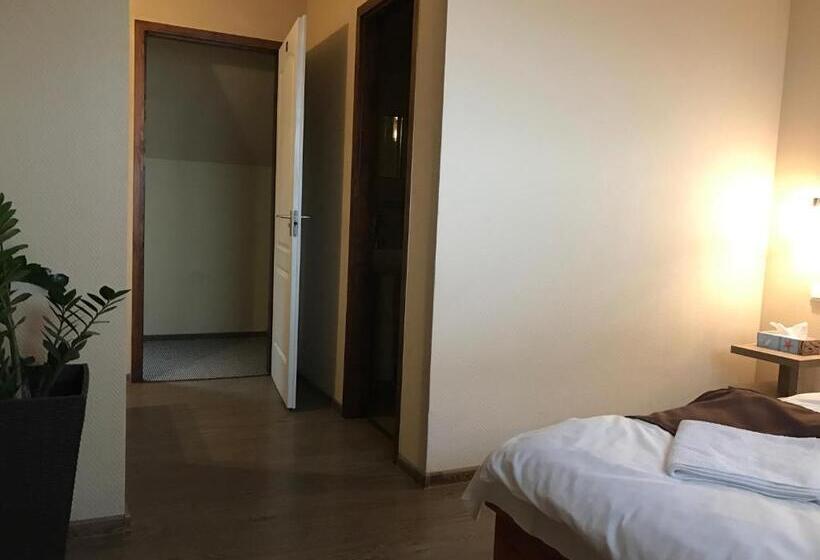 Abszolút Hotel és Panzió