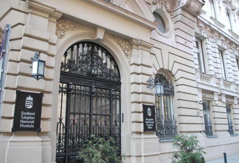 تختخواب و صبحانه Anabelle Bed And Budapest