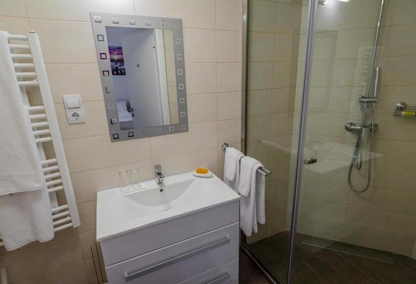 تختخواب و صبحانه Anabelle Bed And Budapest