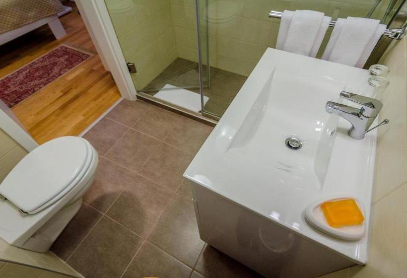 تختخواب و صبحانه Anabelle Bed And Budapest