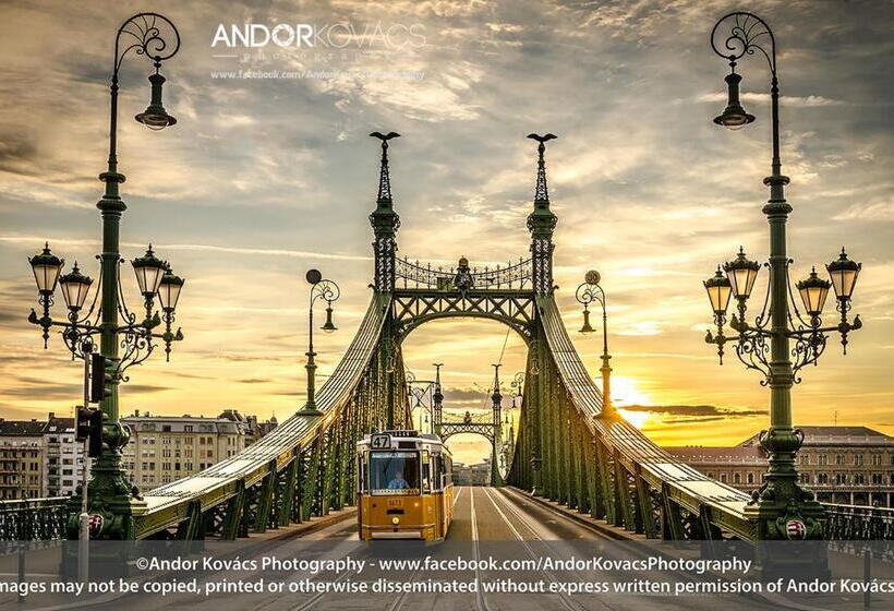 تختخواب و صبحانه Anabelle Bed And Budapest
