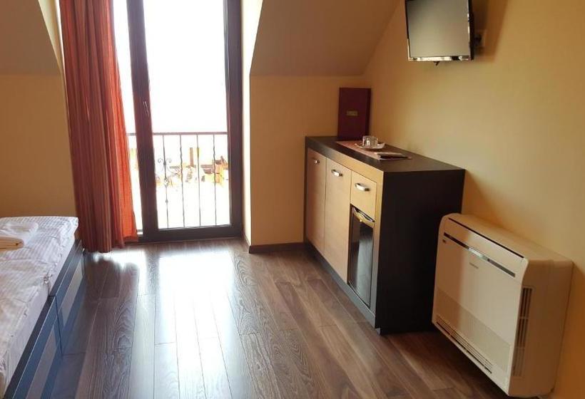 ベッドアンドブレックファースト Agancsos Panzió Villány