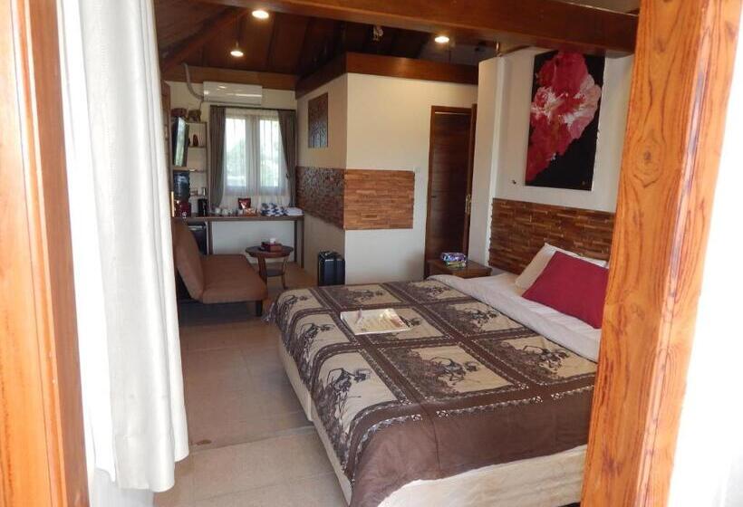 Bed and Breakfast Alamanda Family Villas, Pool & Local Tours