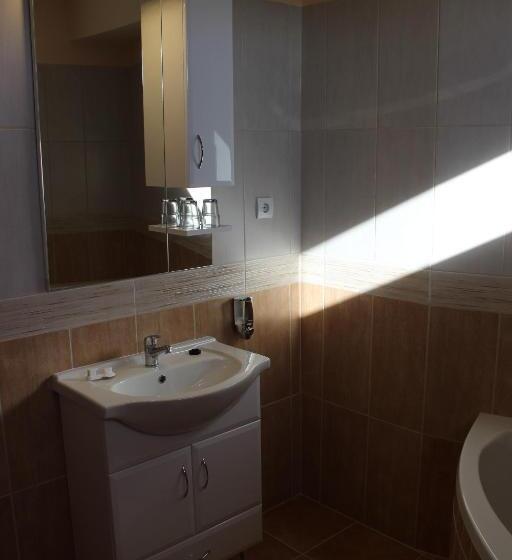 ベッドアンドブレックファースト Alice Panzió Gold