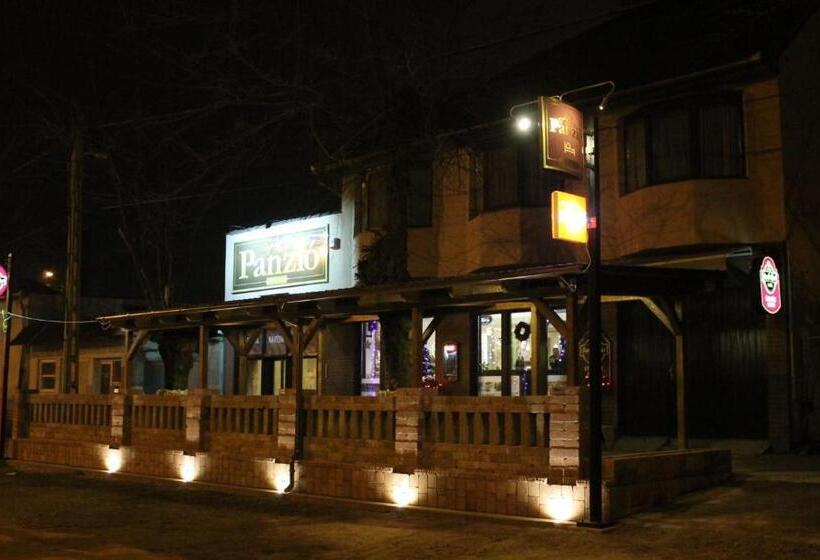 ベッドアンドブレックファースト Alice Panzió Gold