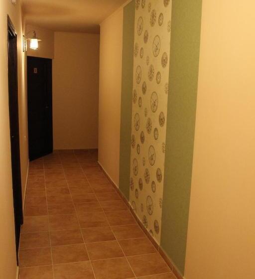 ベッドアンドブレックファースト Alice Panzió Gold