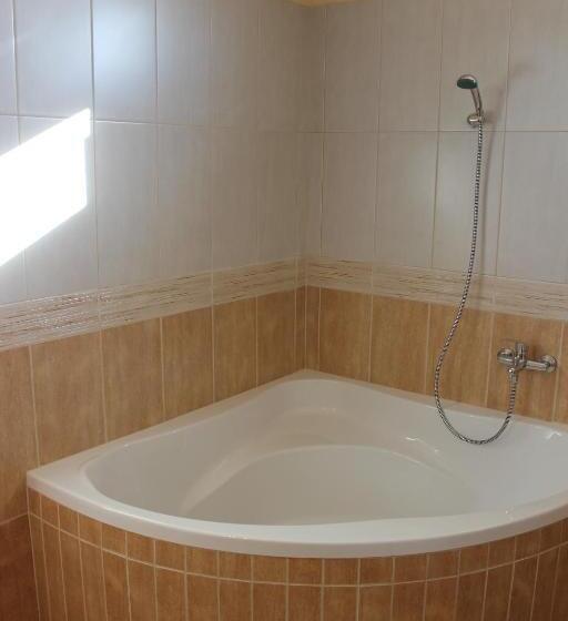 ベッドアンドブレックファースト Alice Panzió Gold