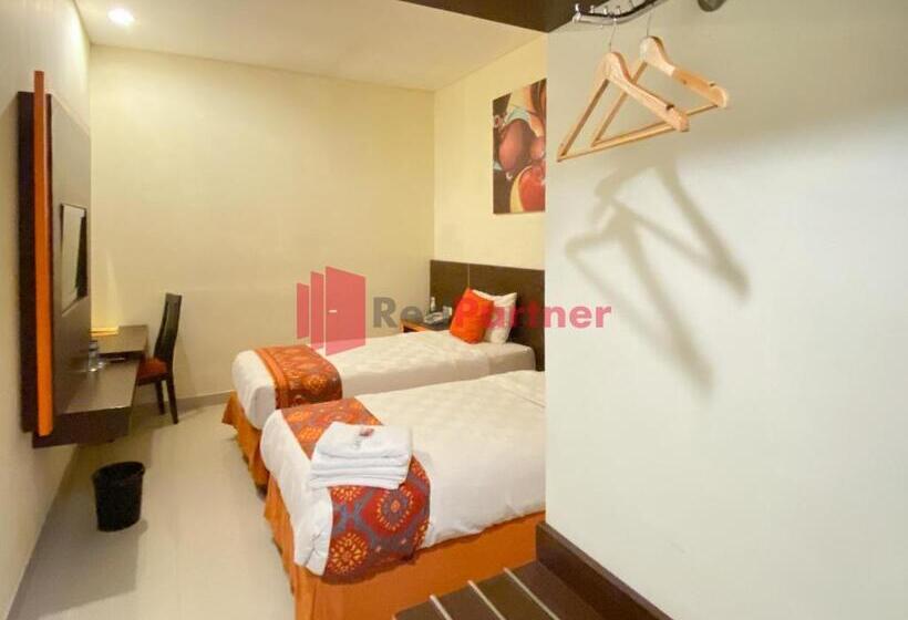 مبيت وإفطار Alpha Makassar Redpartner