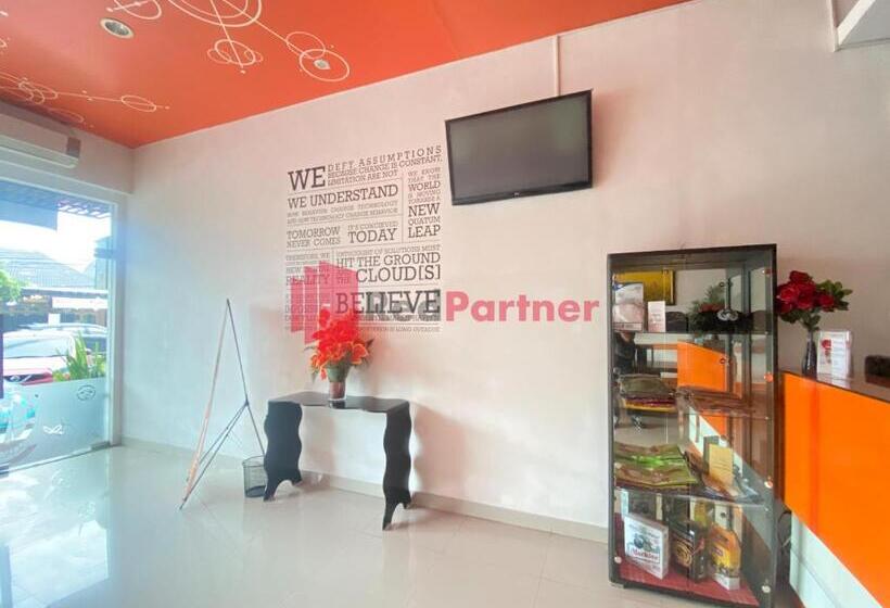 مبيت وإفطار Alpha Makassar Redpartner