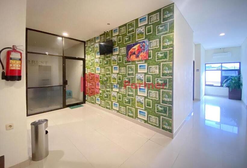 مبيت وإفطار Alpha Makassar Redpartner