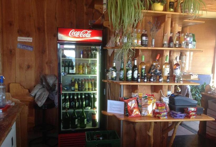 مبيت وإفطار Club Torony