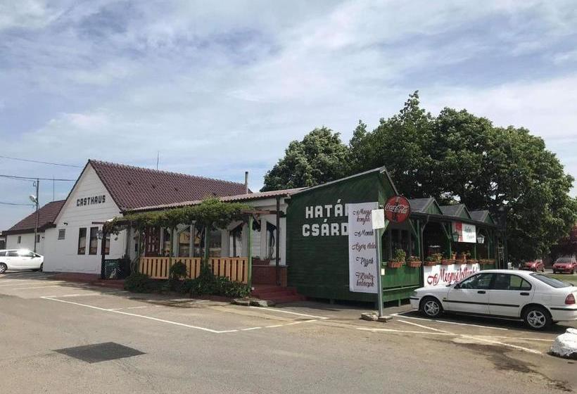 مبيت وإفطار Club Torony