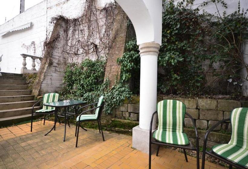 تختخواب و صبحانه Eden Panzió