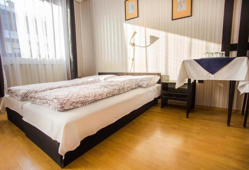 تختخواب و صبحانه Eden Panzió