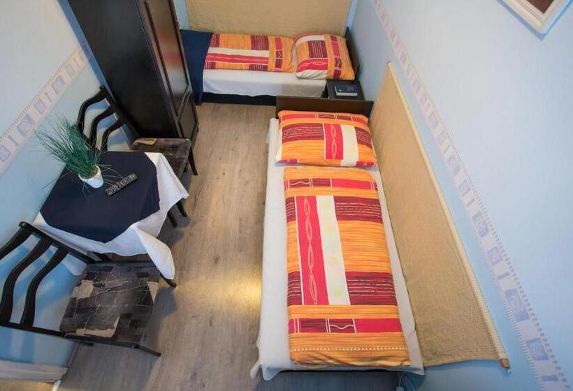 تختخواب و صبحانه Eden Panzió