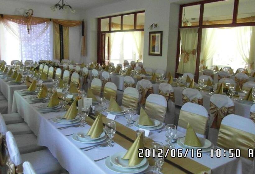 צימר Huszár Panzió és étterem