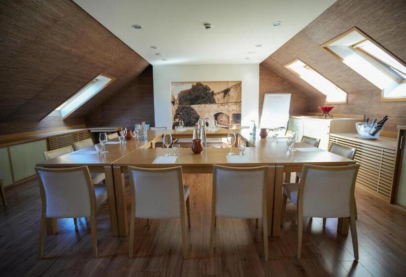 تختخواب و صبحانه Imola Udvarház Dessert