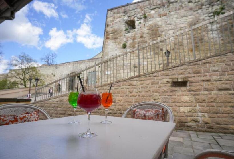 تختخواب و صبحانه Imola Udvarház Dessert