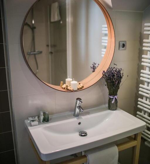 تختخواب و صبحانه Imola Udvarház Dessert