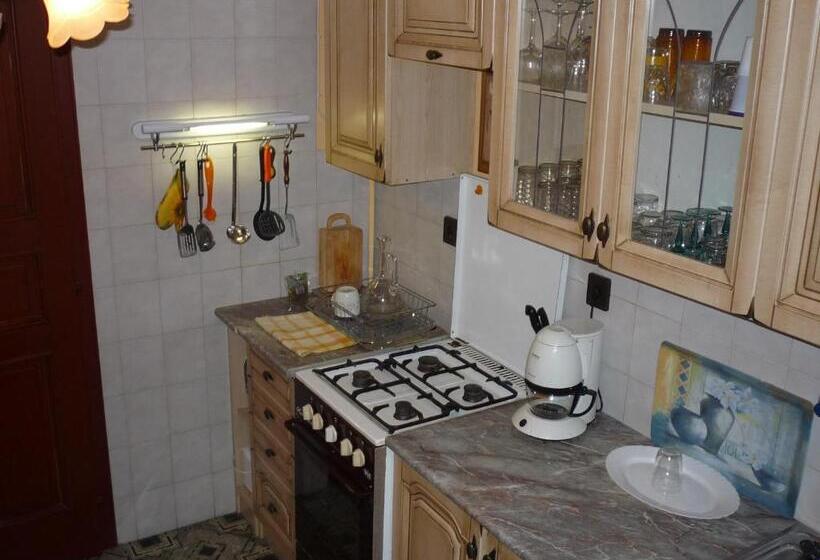 مبيت وإفطار éjjelibagoly Vendégház