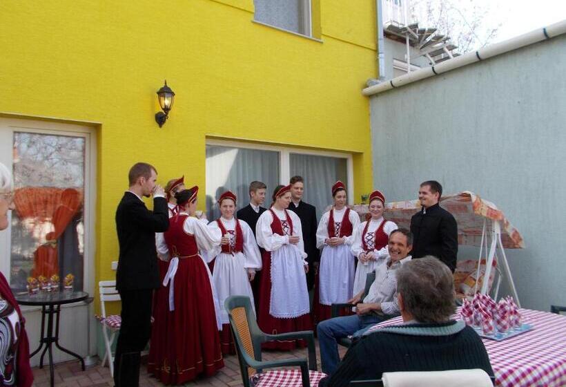 مبيت وإفطار éjjelibagoly Vendégház