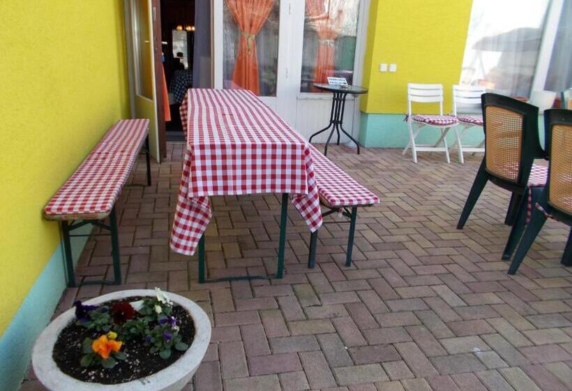 مبيت وإفطار éjjelibagoly Vendégház