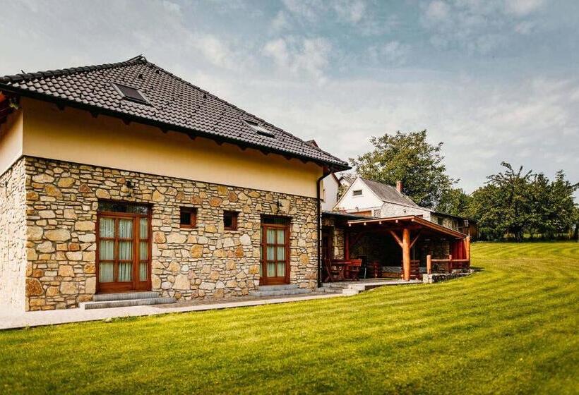 Bed and Breakfast Kakukk Vendéglő Panzió