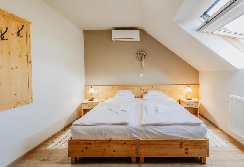 Bed and Breakfast Kakukk Vendéglő Panzió