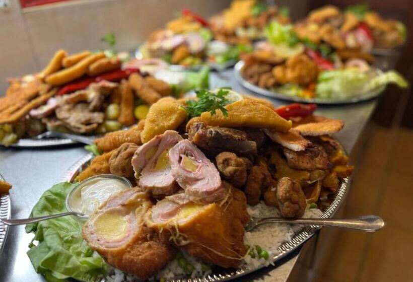 مبيت وإفطار Malom Club Panzió