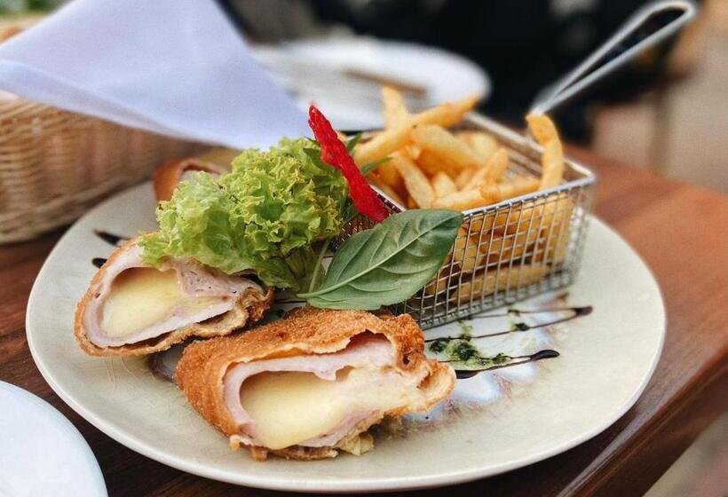 مبيت وإفطار Malom Club Panzió