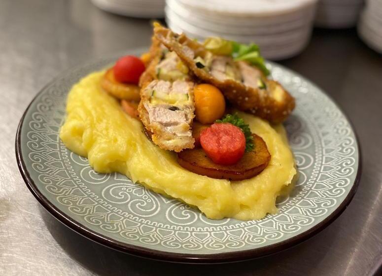 مبيت وإفطار Malom Club Panzió