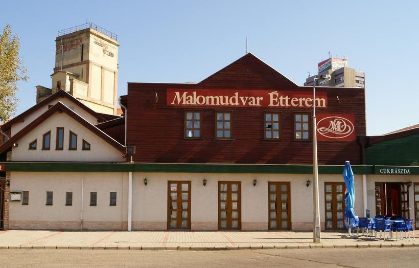 ベッドアンドブレックファースト Malomudvar étterem Cukrászda Panzió és Rendezvényház