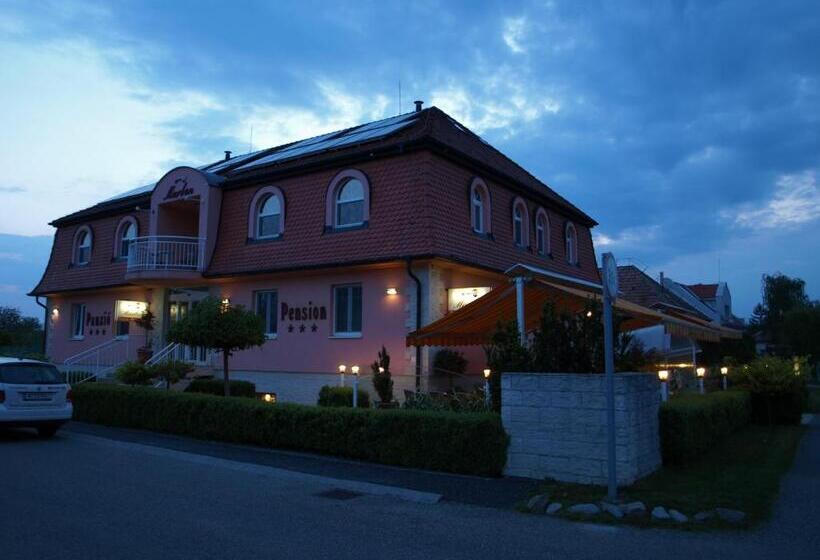 ベッドアンドブレックファースト Marben Panzió