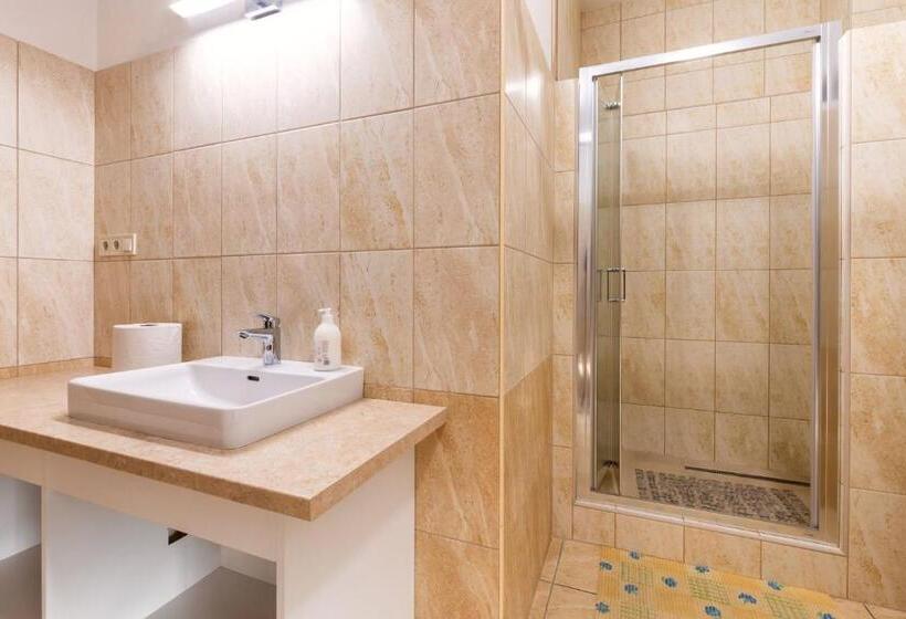 تختخواب و صبحانه Napfény Panzió és Rendezvényház