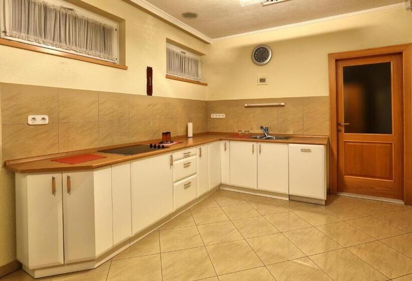 تختخواب و صبحانه Napfény Panzió és Rendezvényház