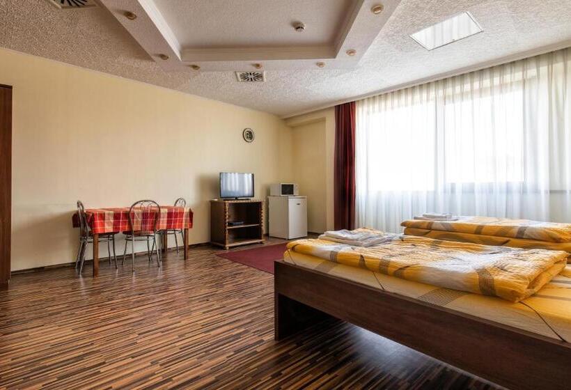 تختخواب و صبحانه Napfény Panzió és Rendezvényház