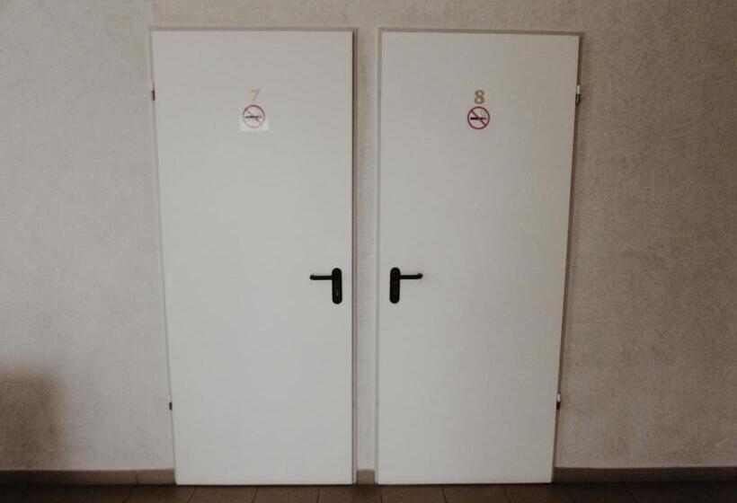 住宿加早餐  Panama Motel