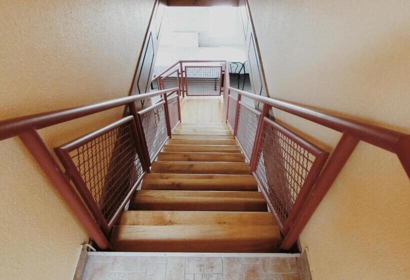 住宿加早餐  Panama Motel